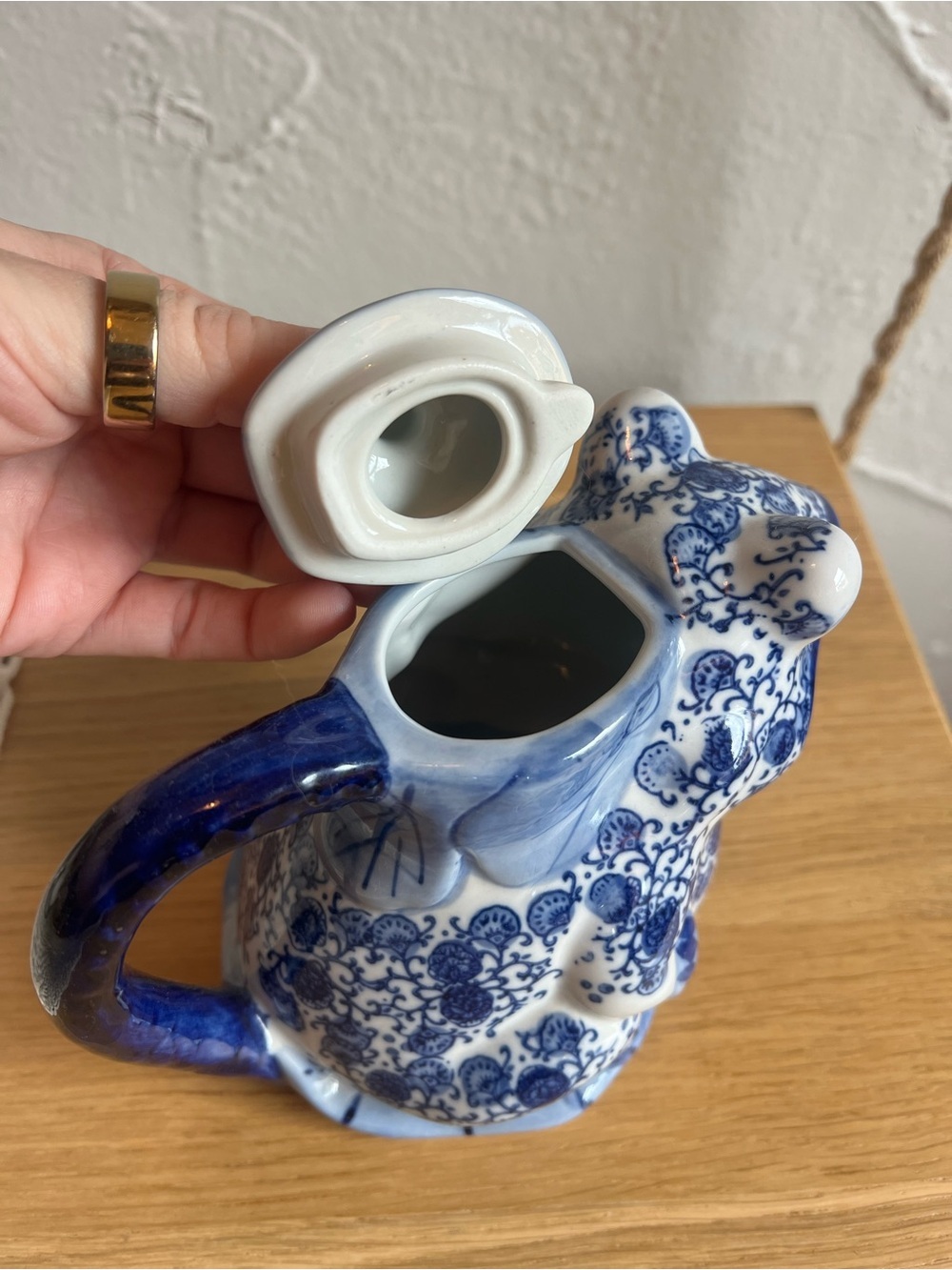 Vintage Frog Teapot Ceramic Pitcher Chinoiserie Delft Style Cottagecore Decor - Picture 6 of 8